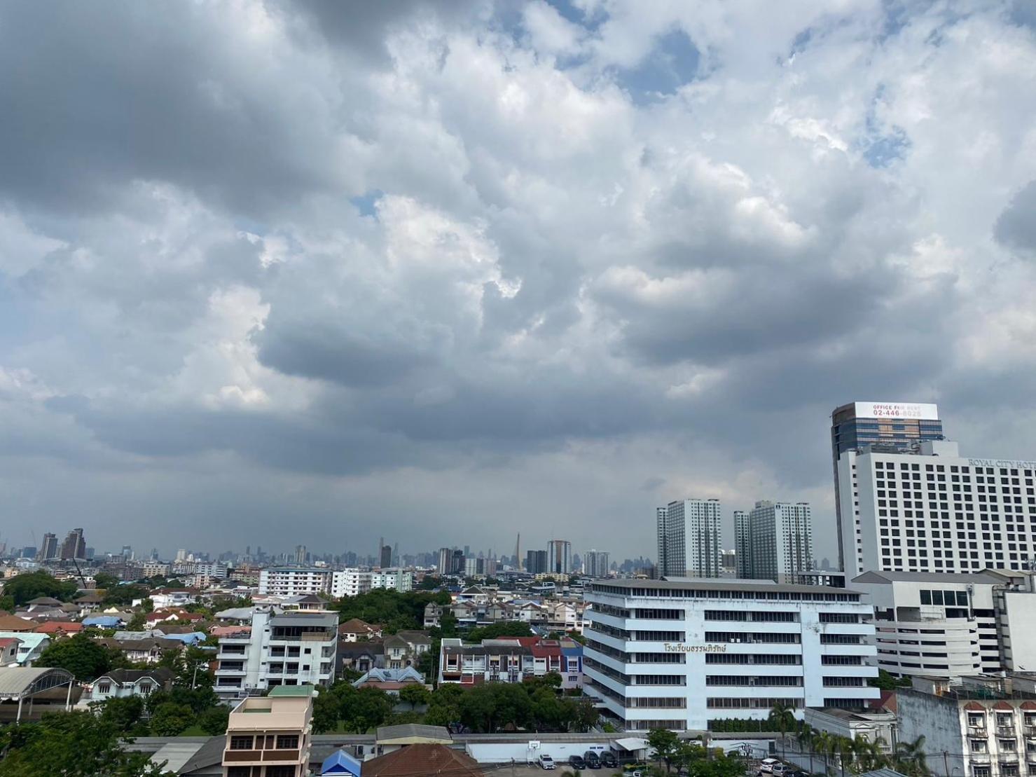 Komol Residence Bangkok Exterior photo